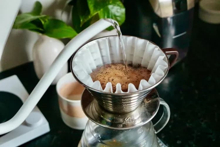 V60 pour over coffee brewing